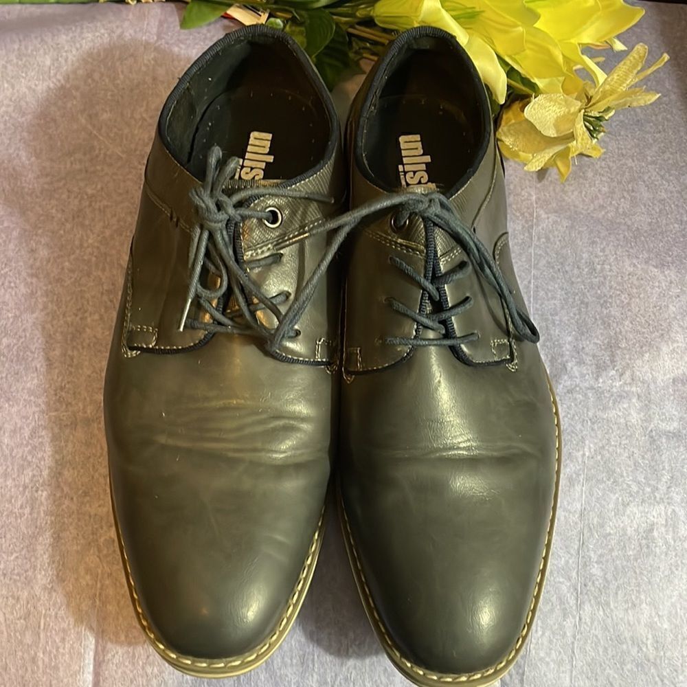 Unlisted By Kenneth Cole. Size 42